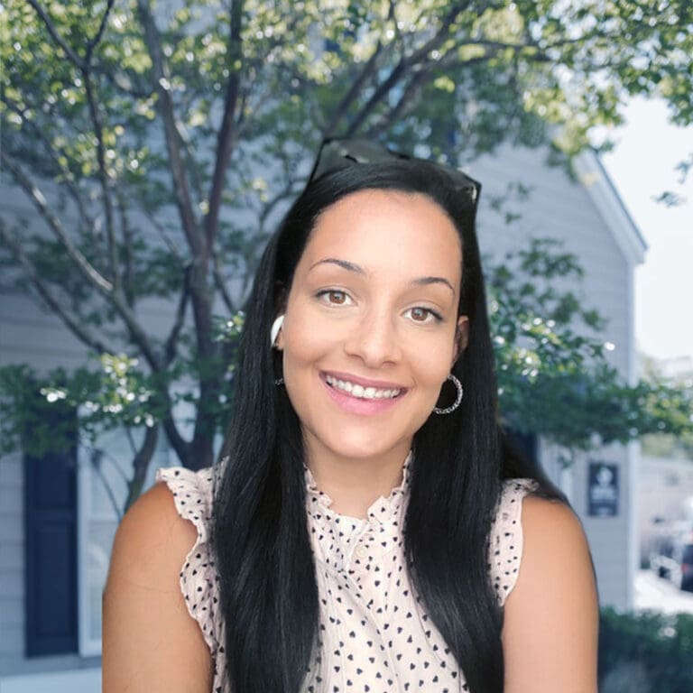 Demi Mora Lopez - Level Financial